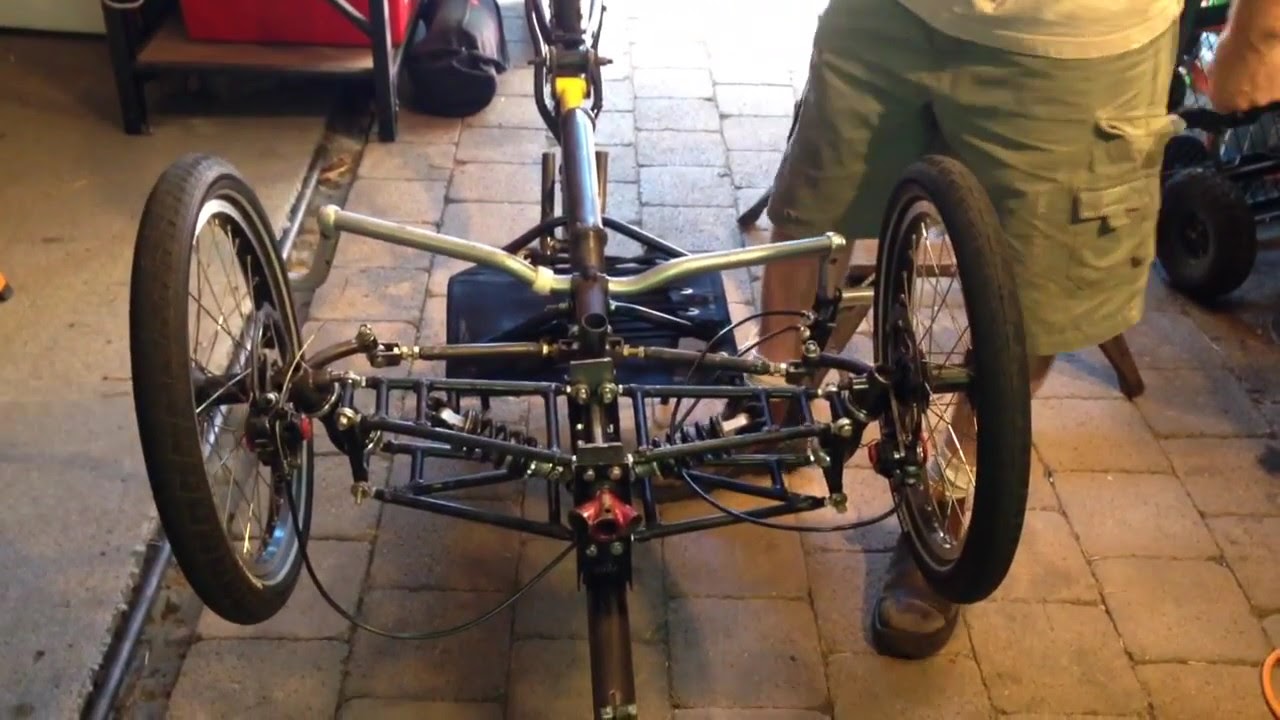 EATSRHPV upside down showing tilting and steering mechanisms in action