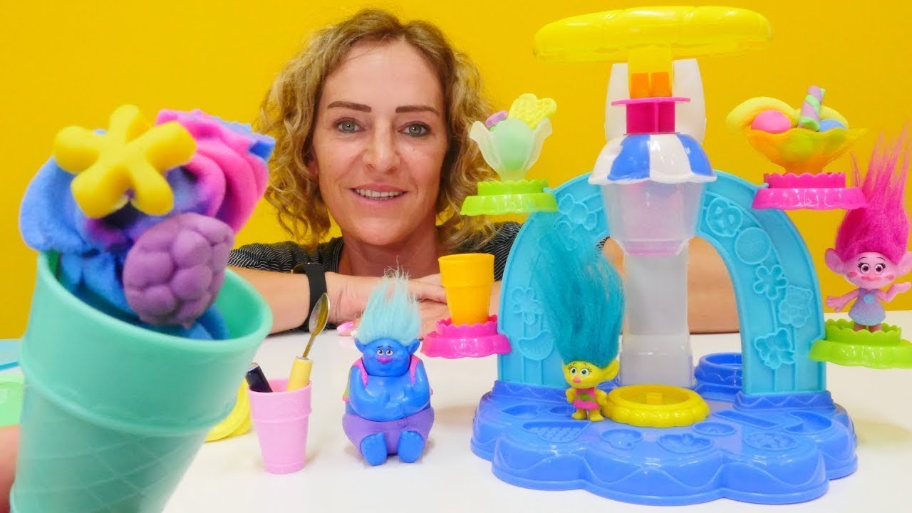 Play Doh Schule mit Nicole. Farbenpyramide für Evi. Knete Video für Kinder