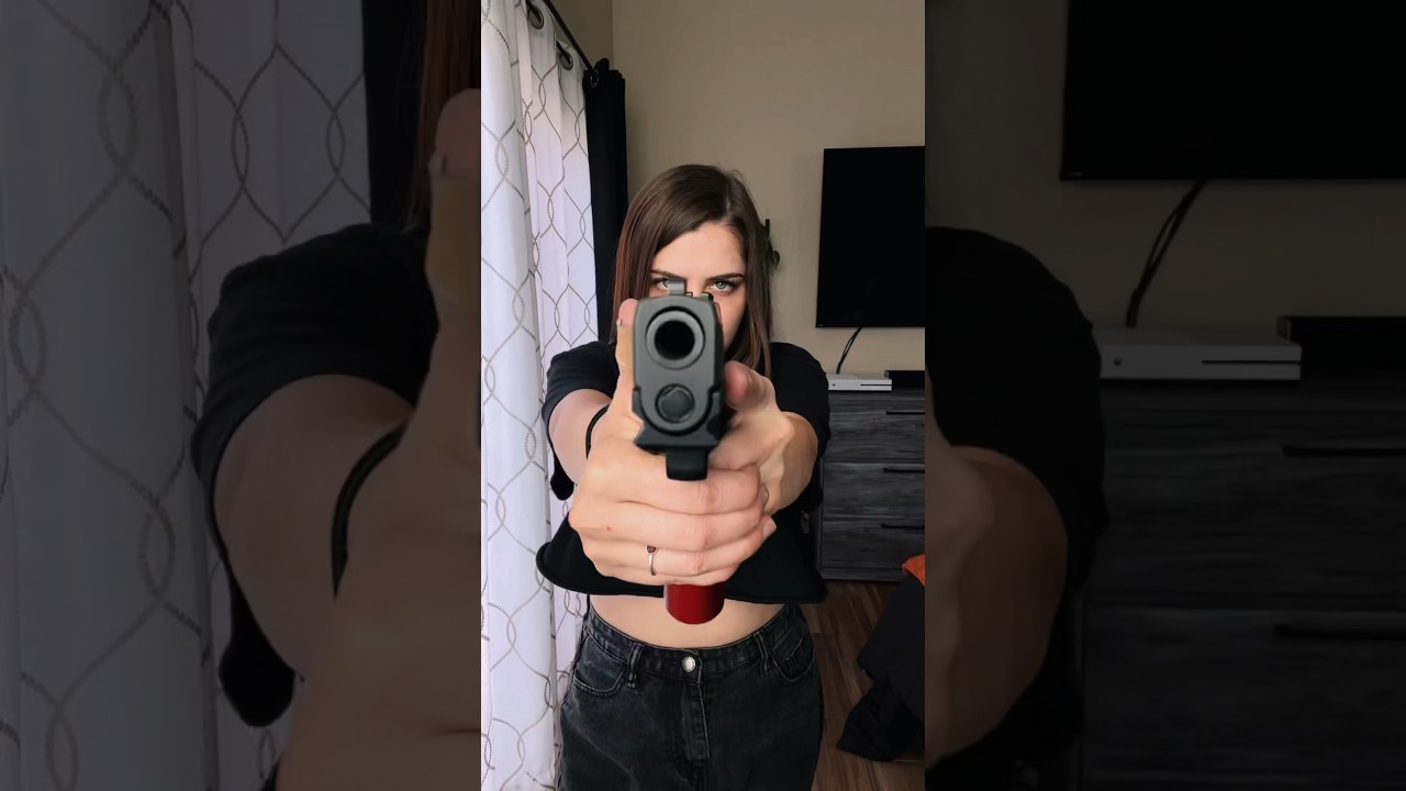 Carry with confidence. Flashbang Holsters: discreet, secure, and designed for women.❤️