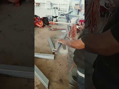 المعلم ابو حسين سيد الحدادين حديد لحام زوايا رفوف مخزن تاسيس 1 رفوف حديد