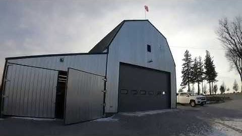 Highlander build video #2. Unloading the crate, and hangar tours.