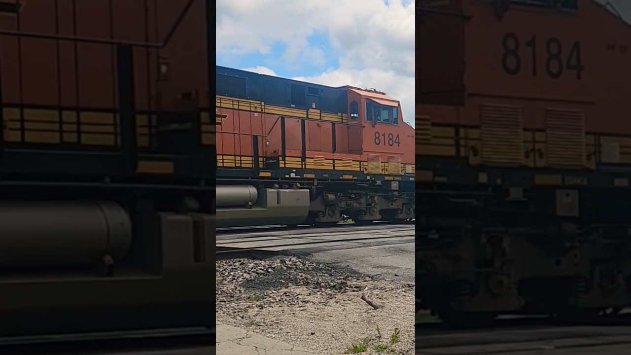 FAST BNSF GEOMETRY TRAIN THRU QZ! 