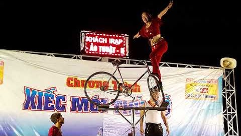 Tiết mục xiếc trên cao mạo hiểm