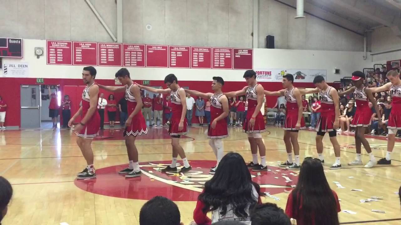 SENIOR 2016 POWDERPUFF CHEER!!