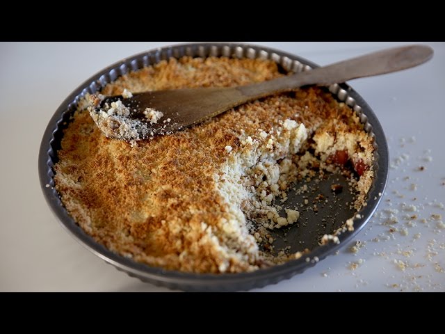 How To Make Apple Crumble | Easy Dessert Recipe | Masala Trails With Smita Deo | Rajshri Food