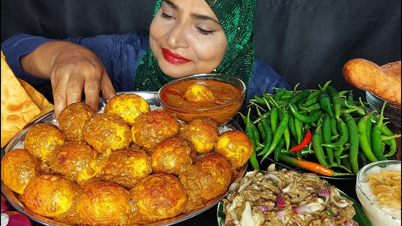 EATING LOTS OF SPICY EGG CURRY, EGGPLANT BHARTA WITH RICE, EATING ASMR, MUKBANG.