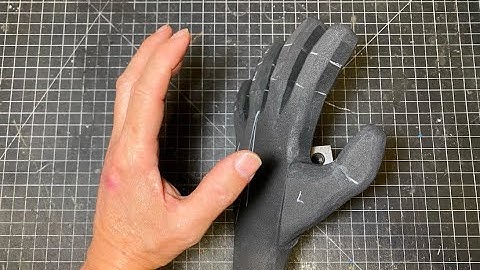 EVIL TED LIVE: Making foam hands Part 2