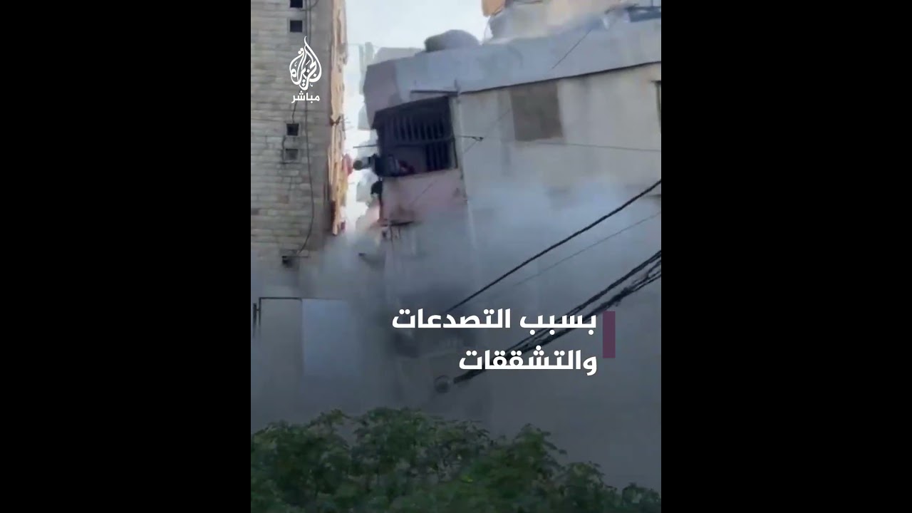 لحظة انهيار مبنى سكني في ضواحي بيروت