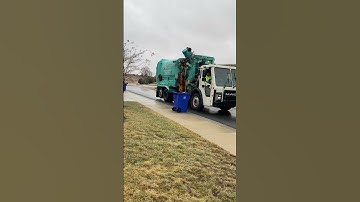 J&J Labrie Automizer  ￼on residential trash