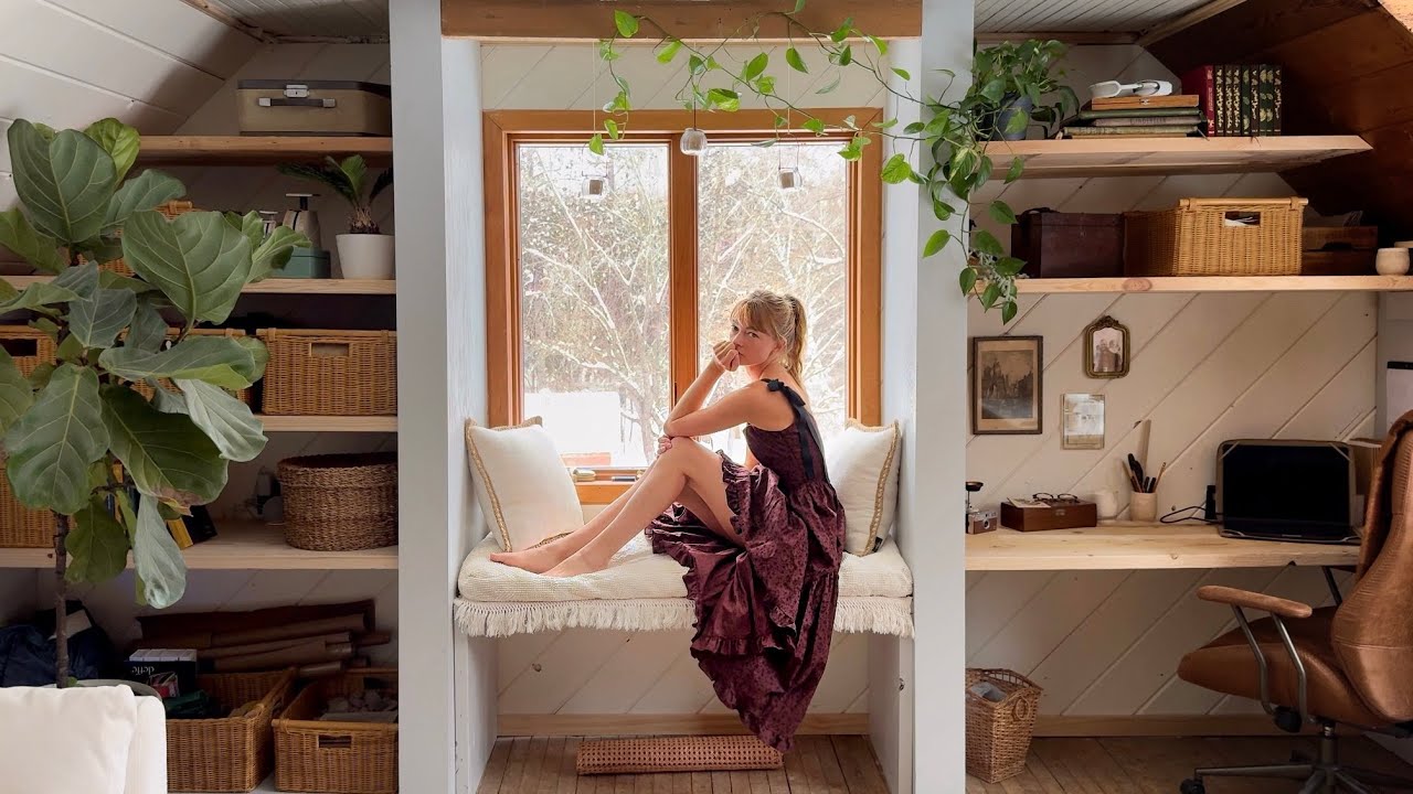 I Built Myself the Cutest Little Office