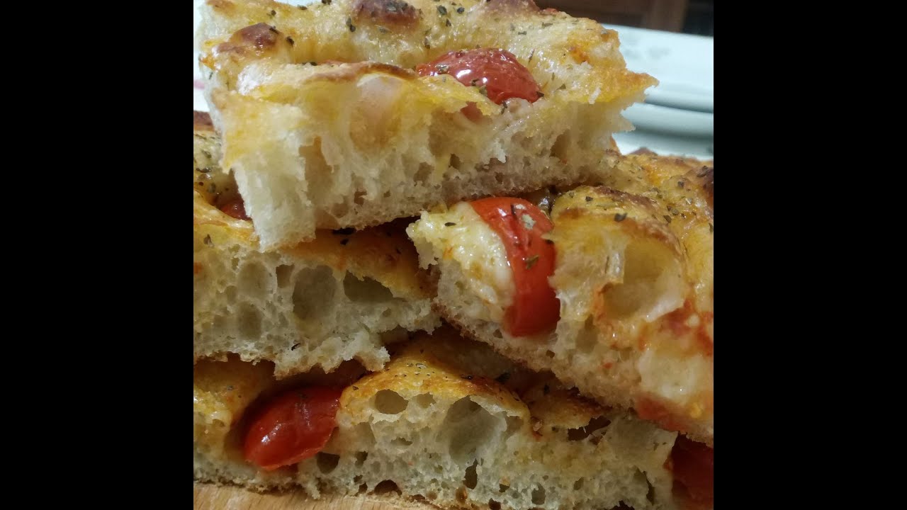 Focaccia con lievito madre a lunga lievitazione - coil folds - ricetta e tutorial