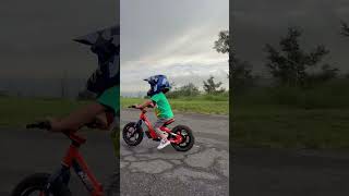 2 year old, Cody, drops the hammer on the KTM Stacyc…first day riding, first day with a throttle 🔥