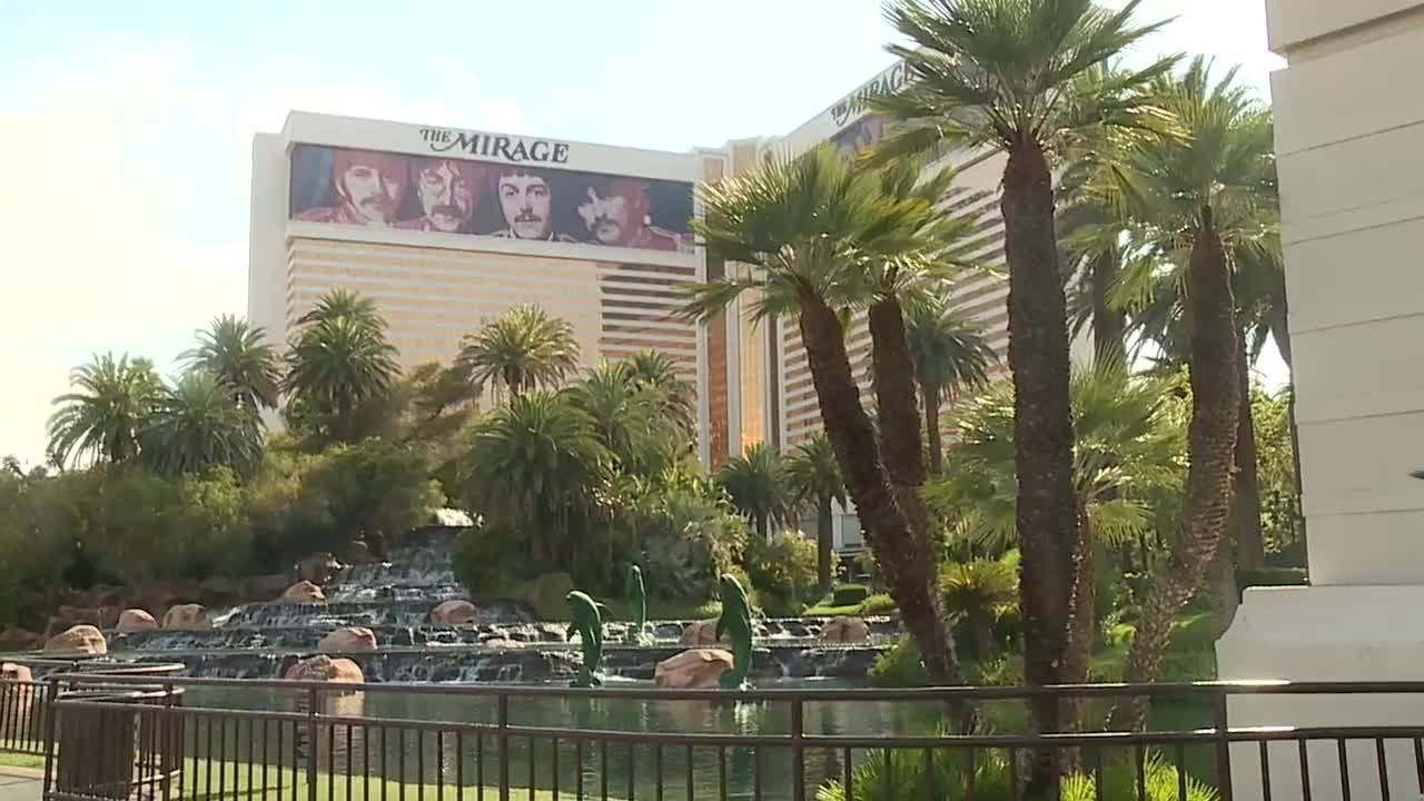 People flock to Mirage one last time before July 17 closure
