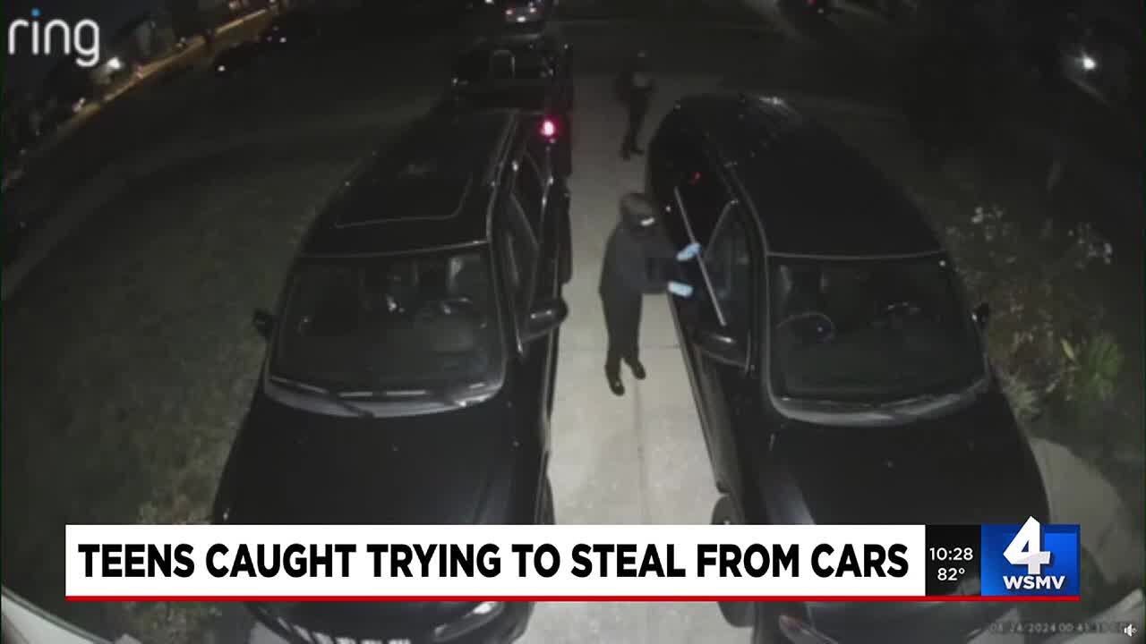Teens caught trying to steal from cars - YouTube