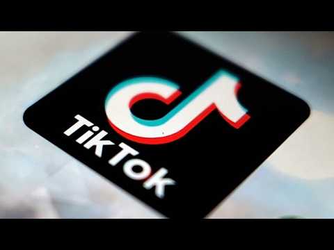 ЕС: TikTok недостаточно защищает детские аккаунты от взрослых