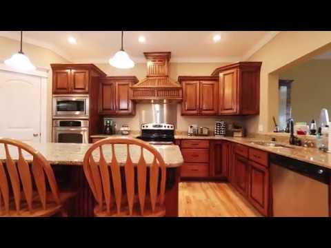 5643 Irina Ct, Dubuque, IA home video tour