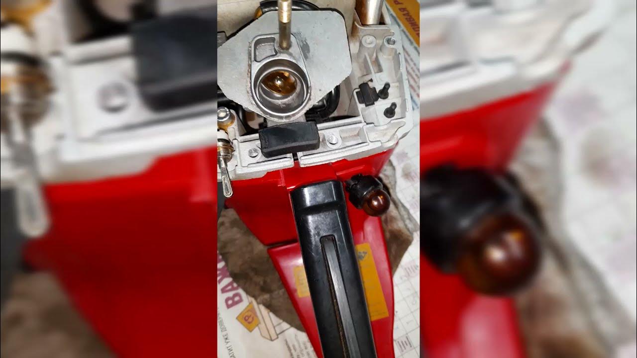 Пила штиль 180 подсос разбор. Штиль не закачивает бензин. Не качает бензин бензопила. Карбюратор китайской бензопилы хускварна. Присоединение проводов штиль 180.