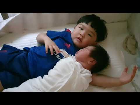 생후 25개월 | 동생이 태어났어요 | 동생과 처음 만나는 날
