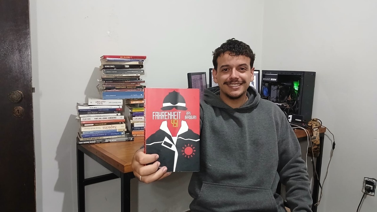 FOGO NOS LIVRO🔥👩‍🚒 | Fahrenheit 451