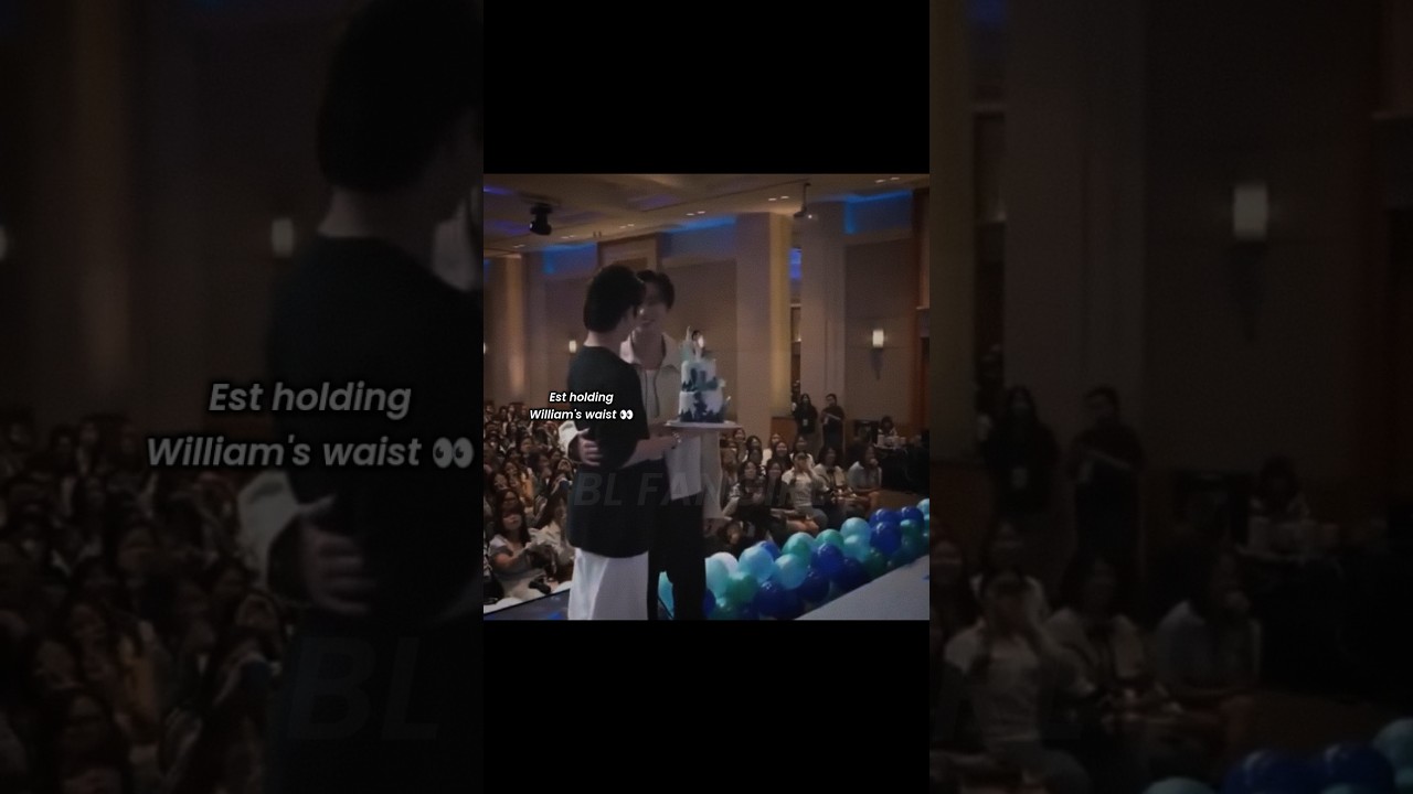 They are getting shy 😺 