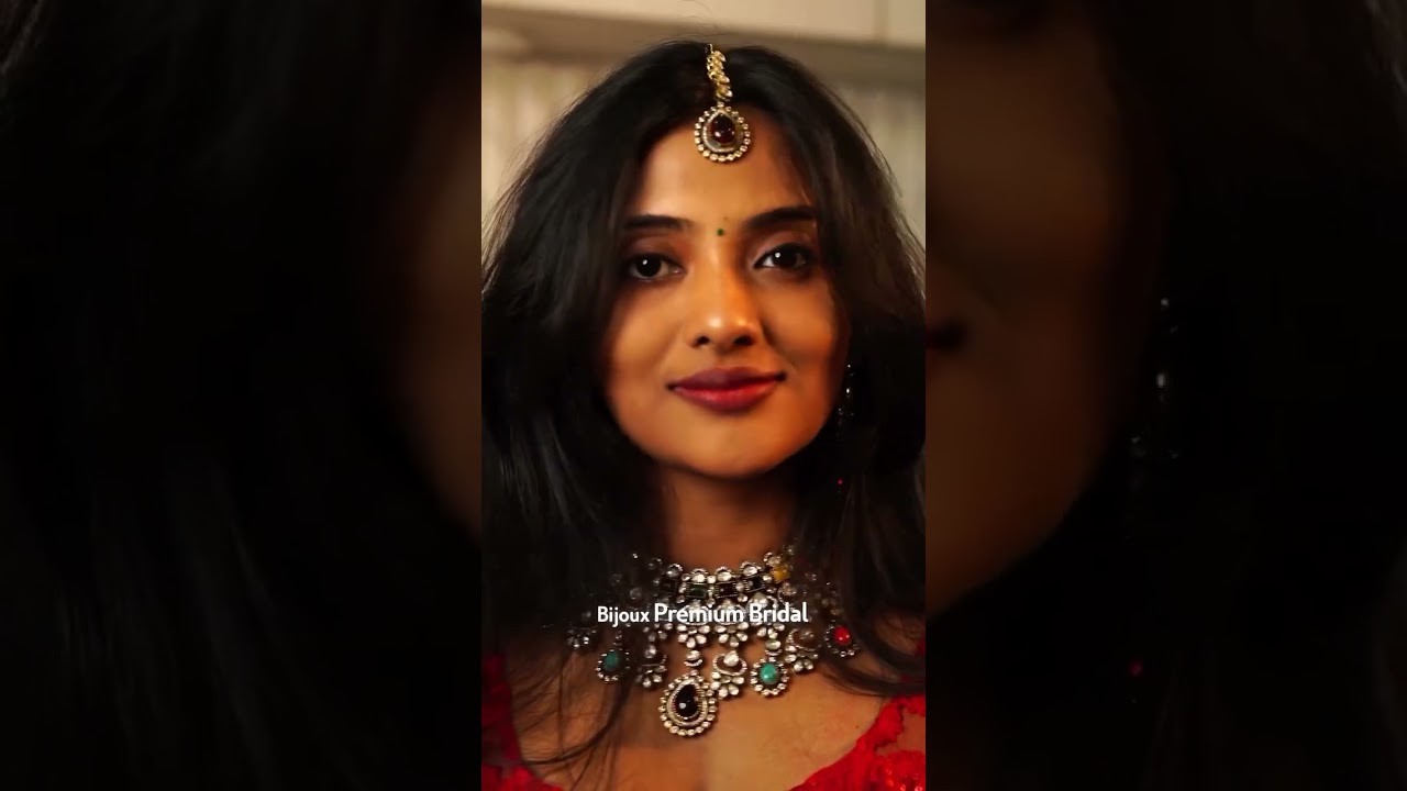 ✨ Premium CollectionsElegance, redefined Our Doublet Stone Choker blends the brilliance of handc