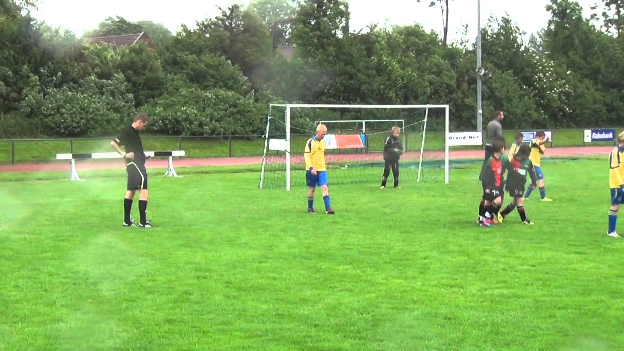 Int. toernooi Nieuweschoot: Sc Franeker E2 - NEC Nijmegen E1