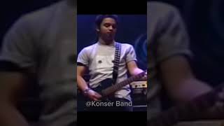 Download Lagu Pasha Ungu ngasih solusi Move on( Band Ungu di Solo 16 September 2006)#pasha #ungu#music#viral MP3