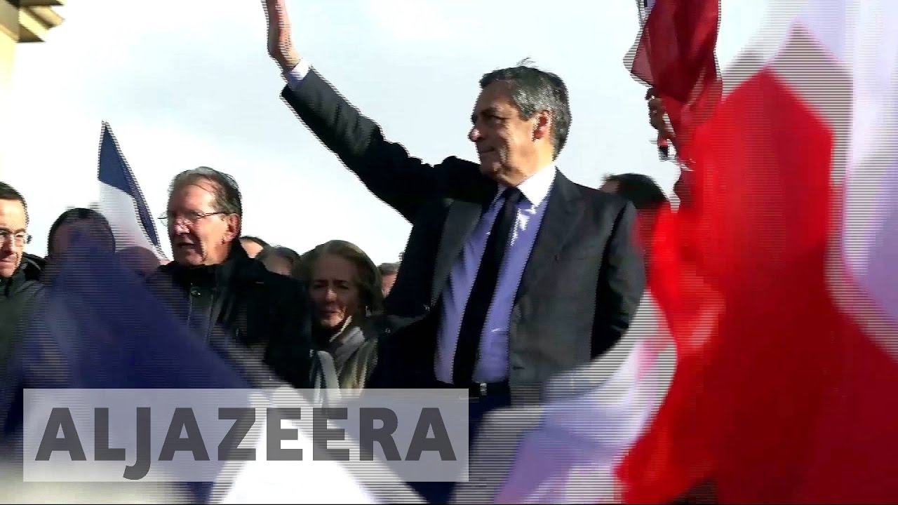 الانتخابات الفرنسية: فيون يتعهد بمواصلة النضال في تجمع باريسي