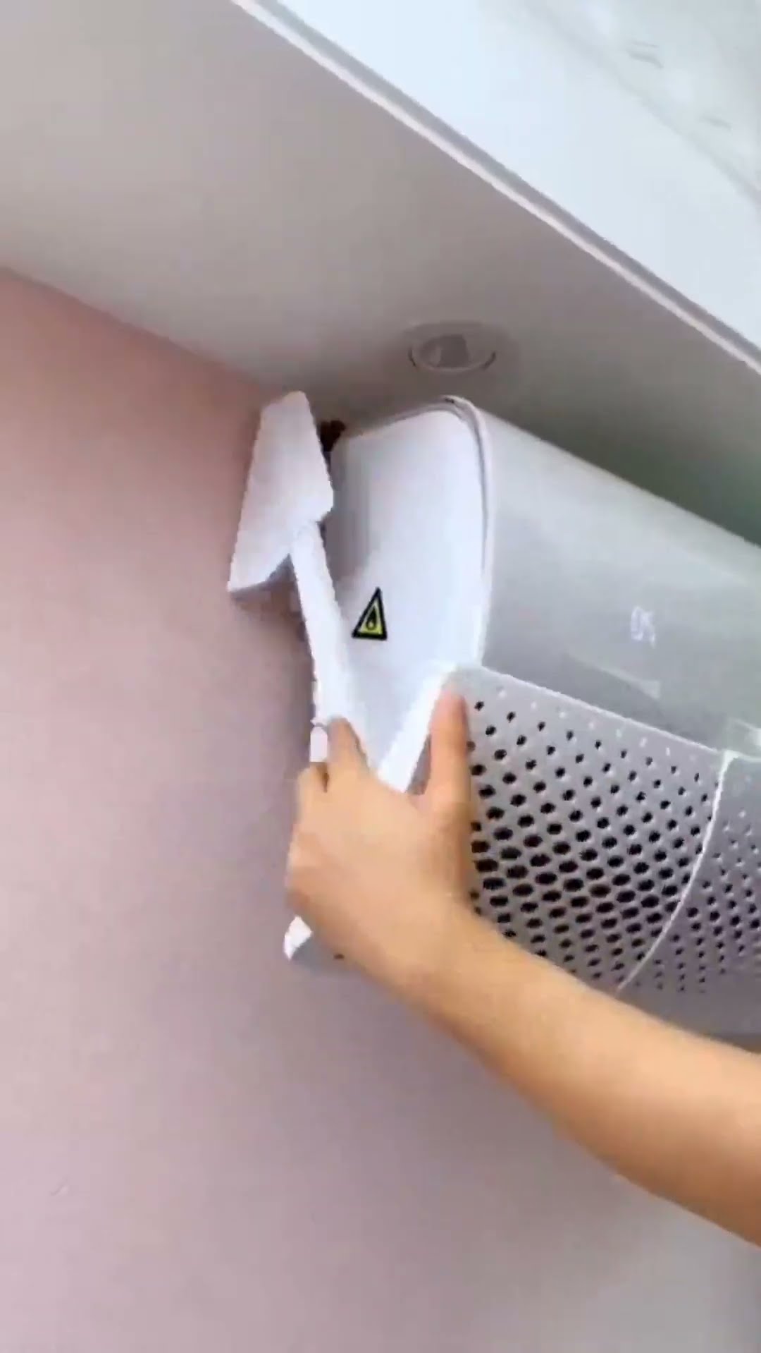 Air Conditioner Retractable Rotating Vent Cover