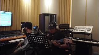BEHIND THE SCENE RECORDING BERDEBAR BY SISCA JKT48