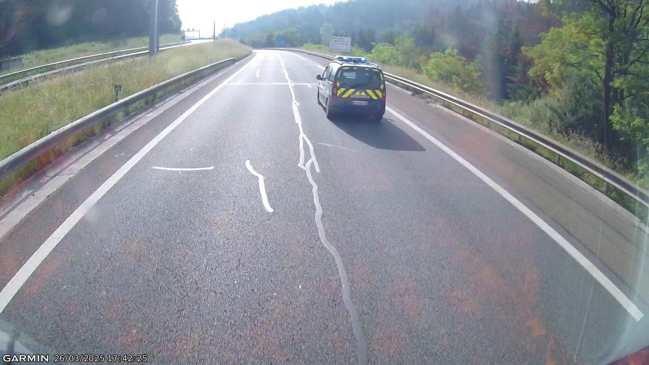 Dashcam France N°26 - Idiots, CloseCall, Funny moments..