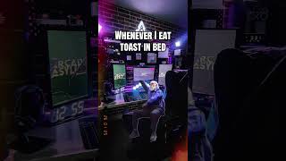 Maybe I do it on purpose 🍞 #Meme #MemeCut #eatinginbed #breadcrumbs