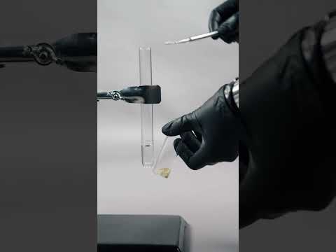 Какое химическое вещество буреет на воздухе? | Химия ЕГЭ