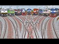 5 TRAINS RUNNING PARALLEL ON BUMPY DANGEROUS RAILROAD TRACK || Train Game || Railways