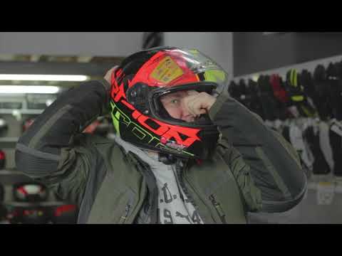 Wideo: Jak założyć kask motocyklowy?