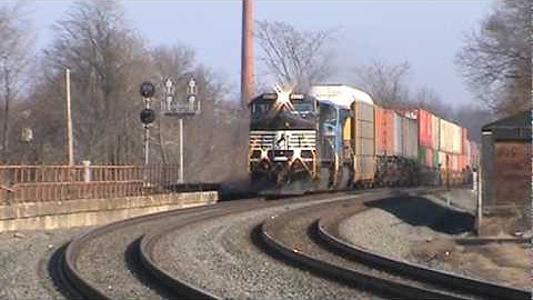 NS Intermodal 213 Westbound by Bound Brook, New Jersey