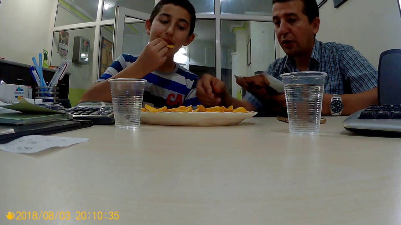 Ruffles Acı Kanatlı Cips Messi denedik - YouTube