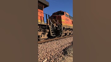 Front and middle locos of BNSF intermodal train.