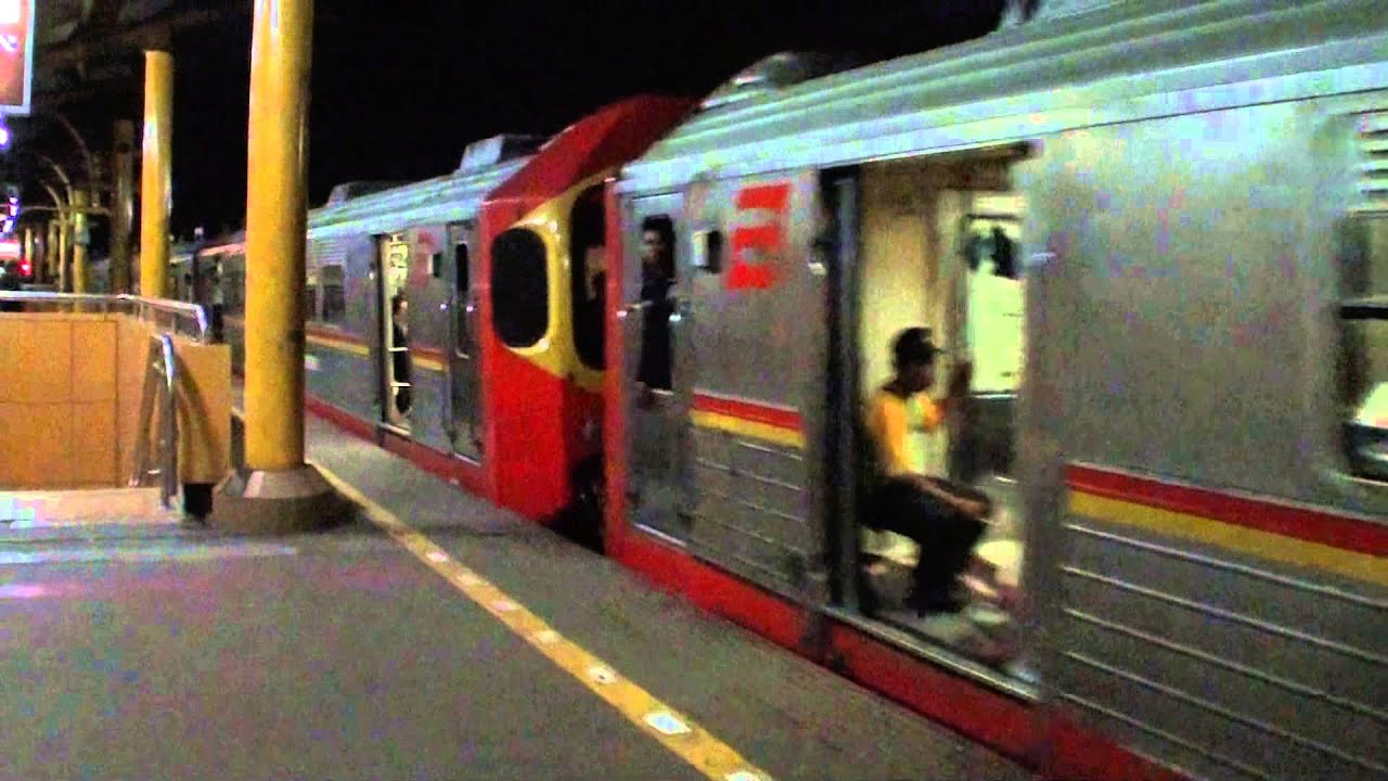 KRL JABOTABEK 中央線 "HOLEC" Gondangdia駅発車