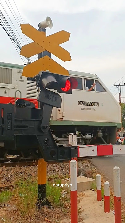 Perlintasan Kereta Api JPL 210 Tegal