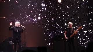 Roger Waters - The Great Gig in the Sky ( featuring Lucius ) - Manchester Arena - 03/07/2018