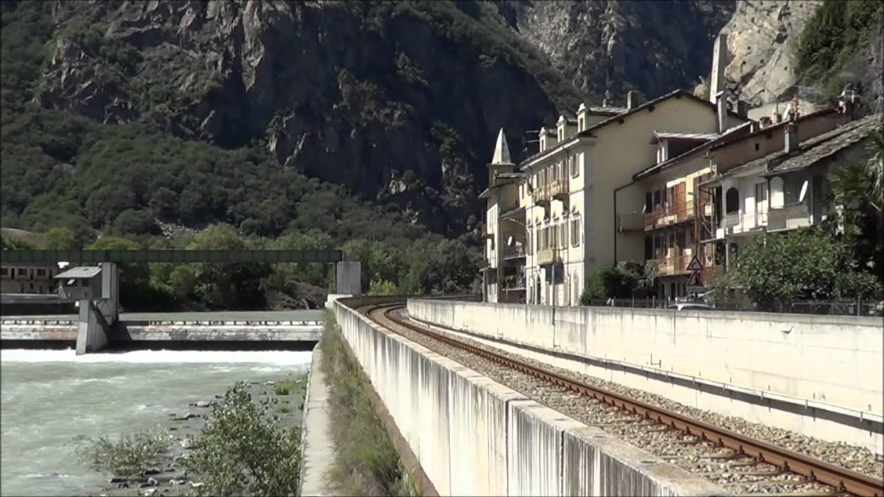 Montagne, prati e fiumi di treni: i colori dell'Aosta-Chivasso!