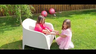 Princess Nigina Mages Her Sisters Feet