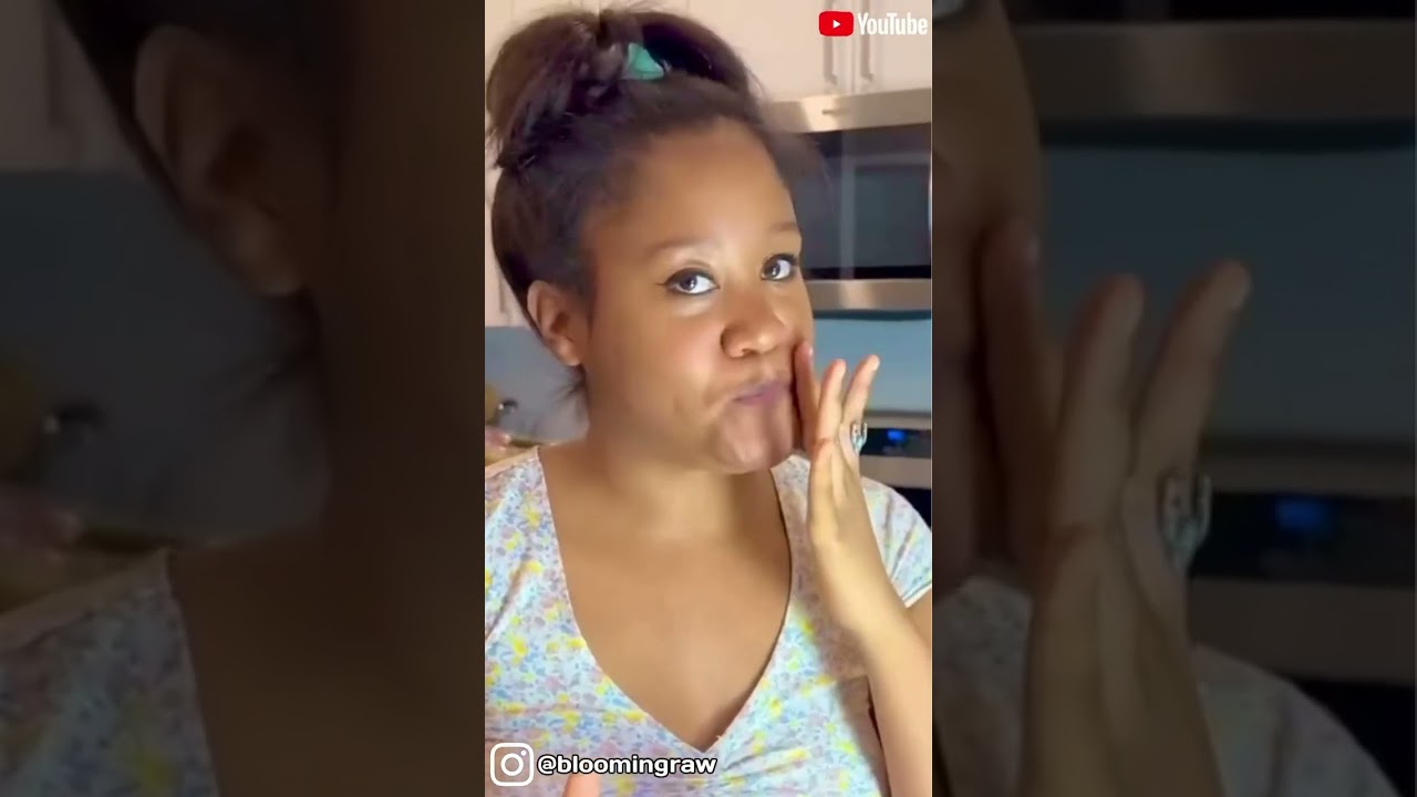 RAW VEGAN WHAT I EAT IN A DAY 