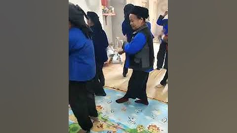 Các thầy then múa chầu lễ lẩu then dẻo quá