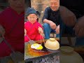Tongguan roujiamo grandpa and grandson cooking delicious food together