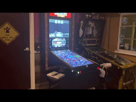 A quick demo of the folding virtual pinball table in use. - YouTube