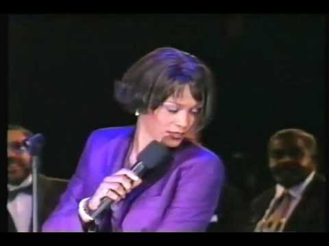 Whitney Houston sings "God Bless America" LIVE! // (Best Quality!) Whitney Houston sings "God Bless America" LIVE! // (Best Quality!)
