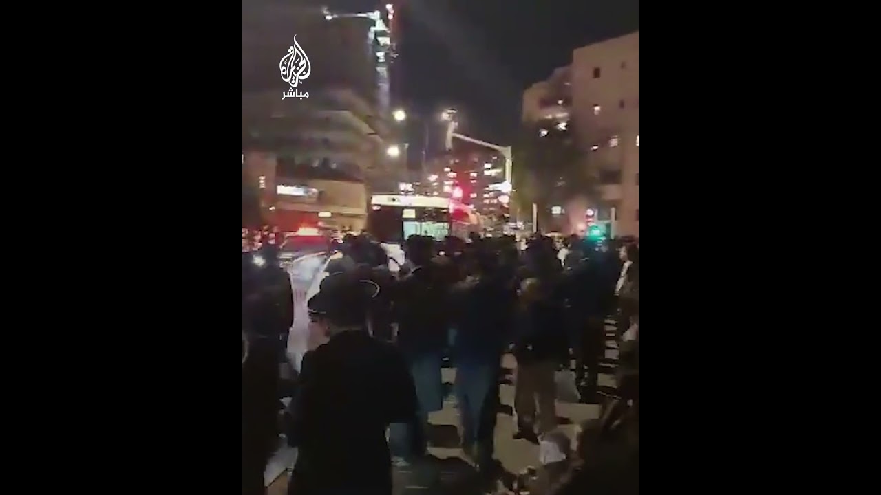 يهود متشددون يحاولون اقتحام منزل وزير شؤون القدس والتراث احتجاجا على اعتداءات الشرطة في أحداث ميرون
