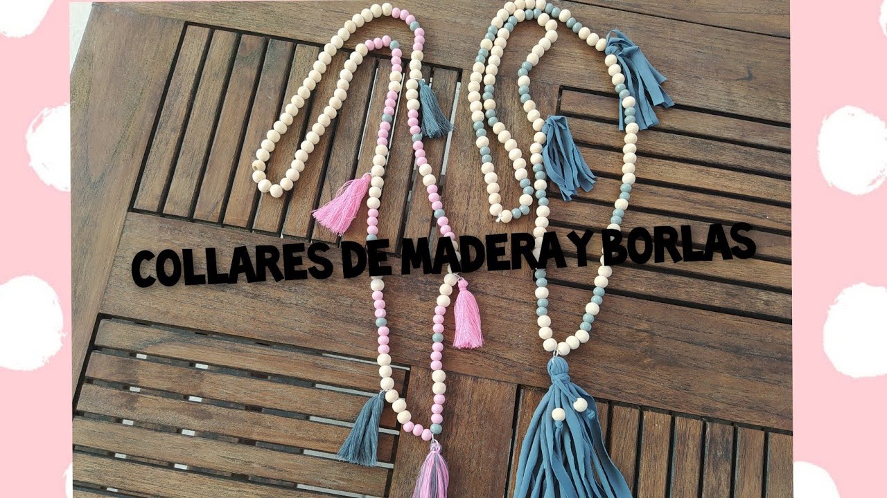 Collares de cuentas de madera con borlon de colores y abalorios a